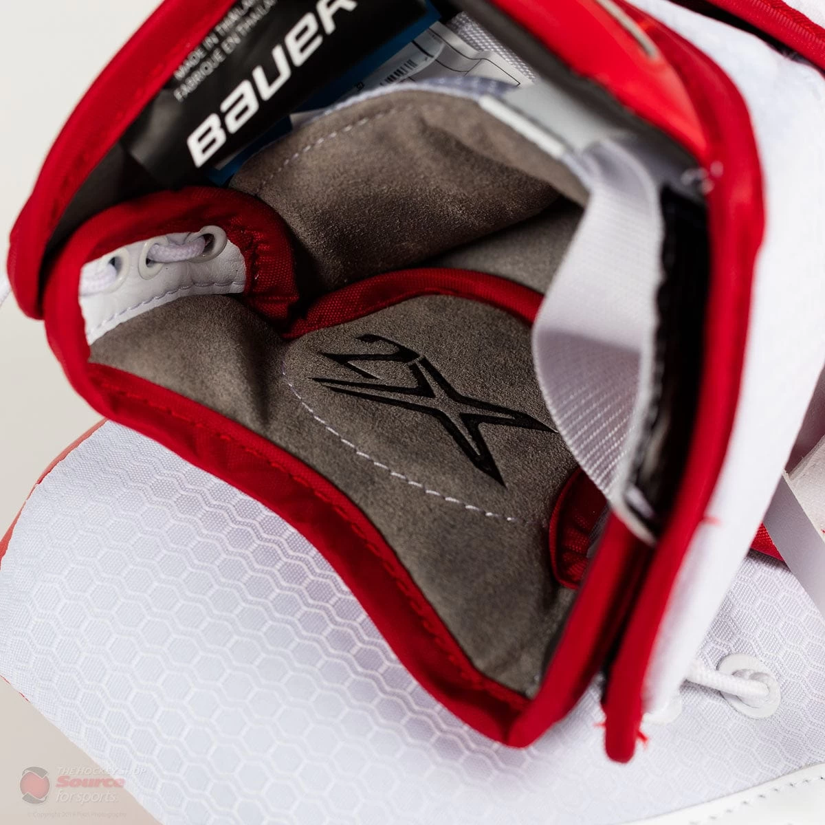 Bauer Vapor 2X Intermediate Goalie Catcher 8 Bauer Vapor 2X Intermediate Goalie Catcher - Image 8