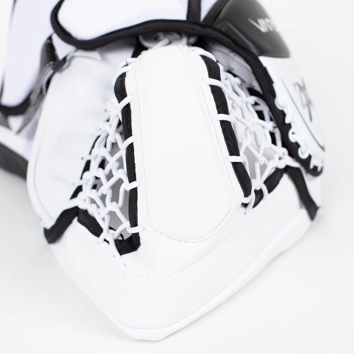 Bauer Vapor 2X Senior Goalie Catcher 7 Bauer Vapor 2X Senior Goalie Catcher - Image 7