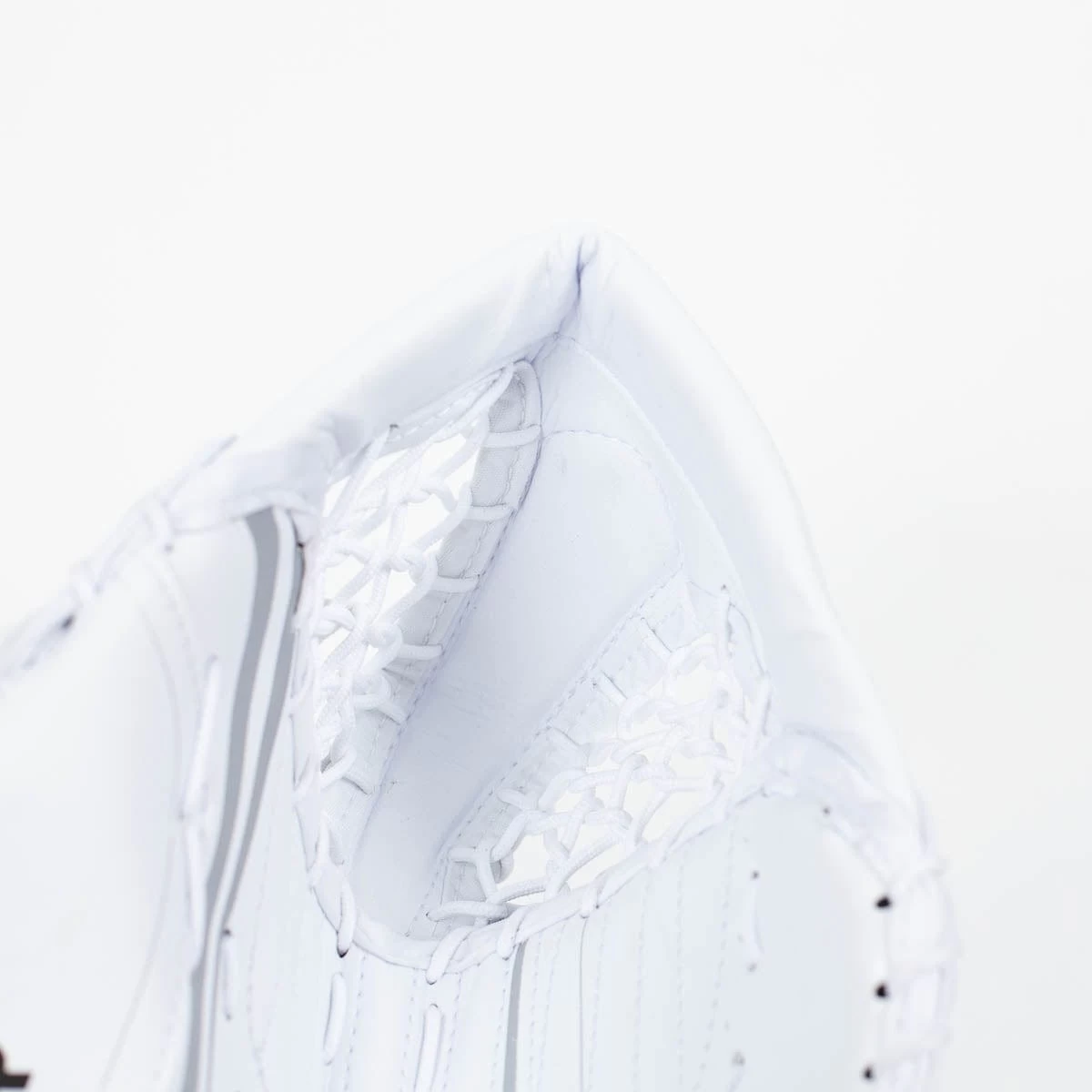 Bauer Vapor X2.7 Junior Goalie Catcher 3 Bauer Vapor X2.7 Junior Goalie Catcher - Image 3