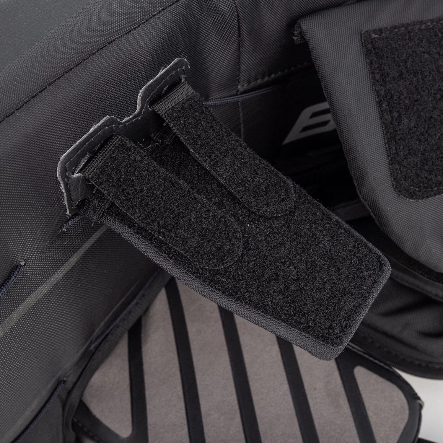 Bauer GSX Senior Goalie Leg Pads S23 9 Bauer GSX Senior Goalie Leg Pads S23 - Image 9