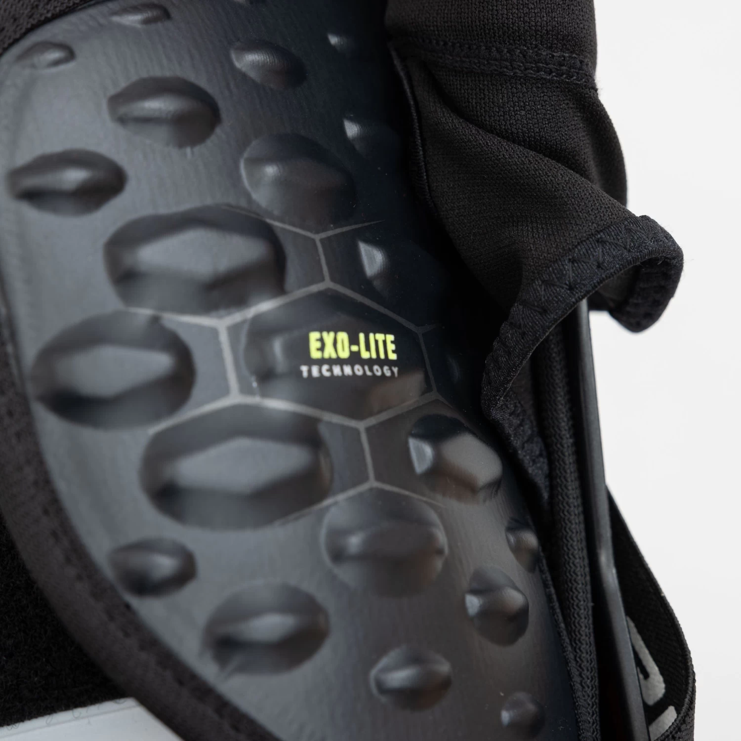 Bauer Vapor Hyperlite Senior Hockey Shin Guards 20 Bauer Vapor Hyperlite Senior Hockey Shin Guards - Image 20