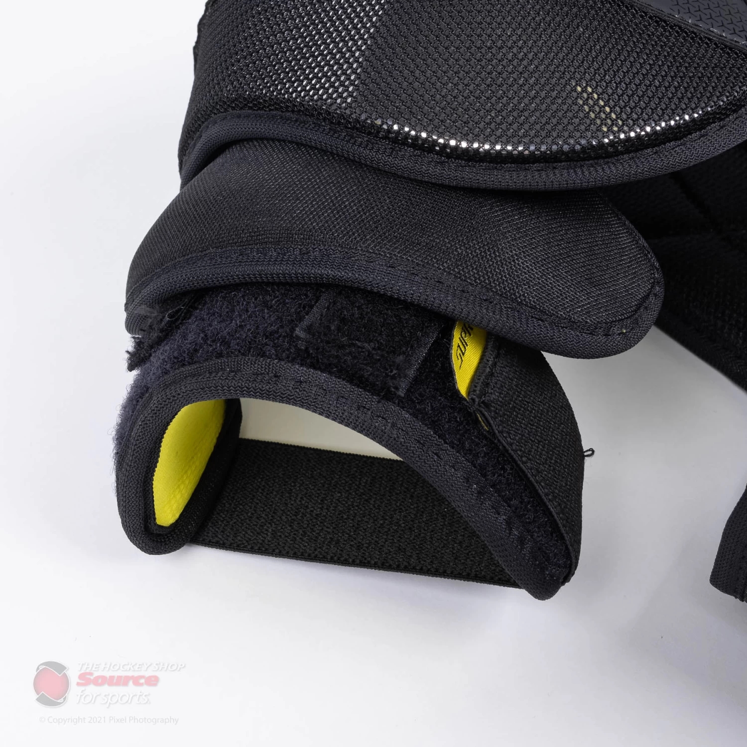 Bauer Supreme 3S Pro Junior Hockey Shoulder Pads 5 Bauer Supreme 3S Pro Junior Hockey Shoulder Pads - Image 5