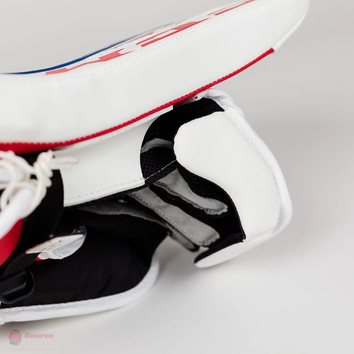 CCM Extreme Flex 4 Pro Senior Goalie Blocker 7 CCM Extreme Flex 4 Pro Senior Goalie Blocker - Image 7