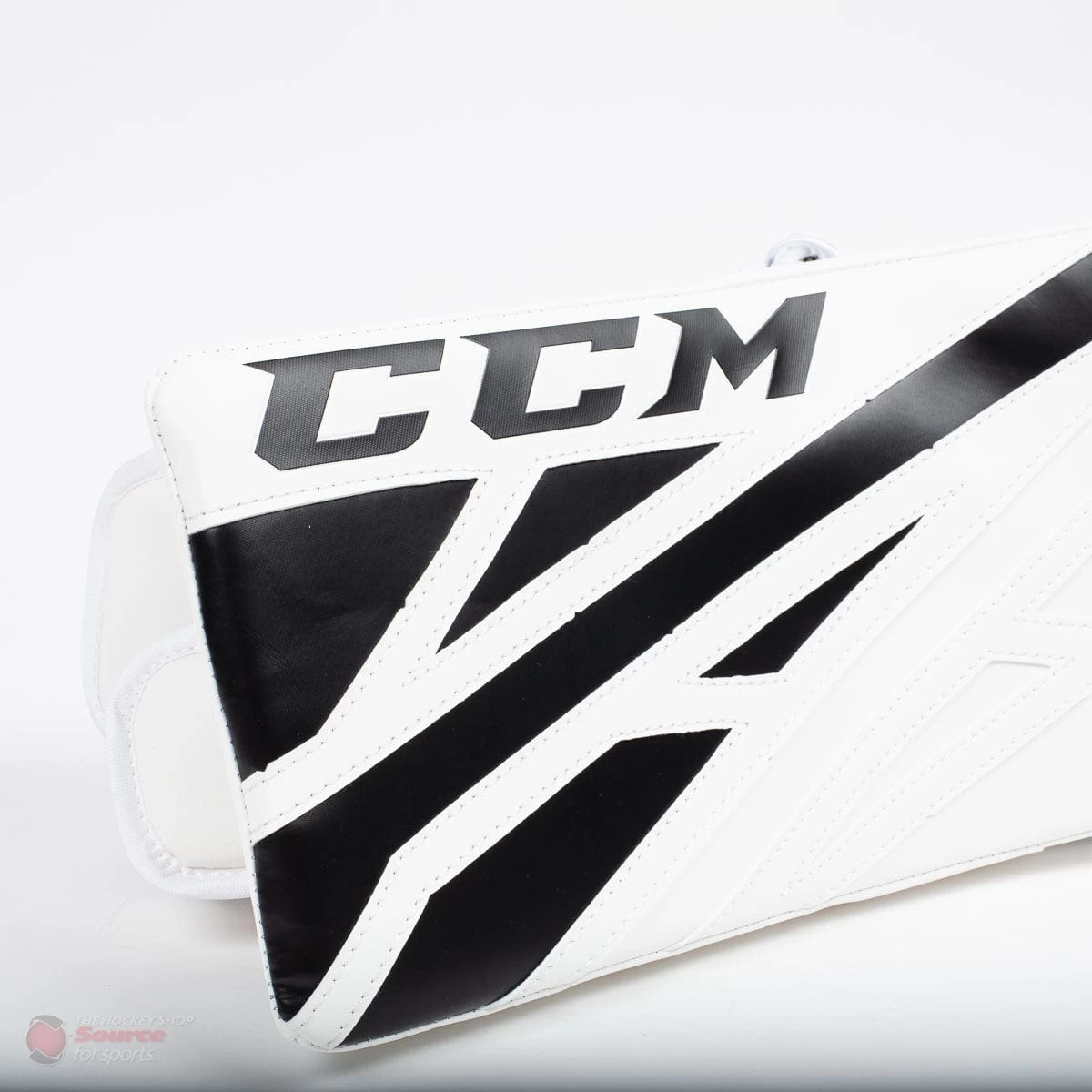 CCM Extreme Flex E4.5 Junior Goalie Blocker - Source Exclusive 2 CCM Extreme Flex E4.5 Junior Goalie Blocker - Source Exclusive - Image 2