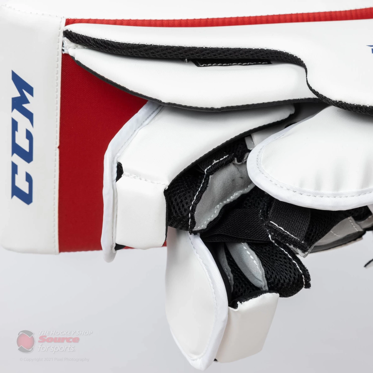 CCM Extreme Flex E5.5 Senior Goalie Blocker 8 CCM Extreme Flex E5.5 Senior Goalie Blocker - Image 8