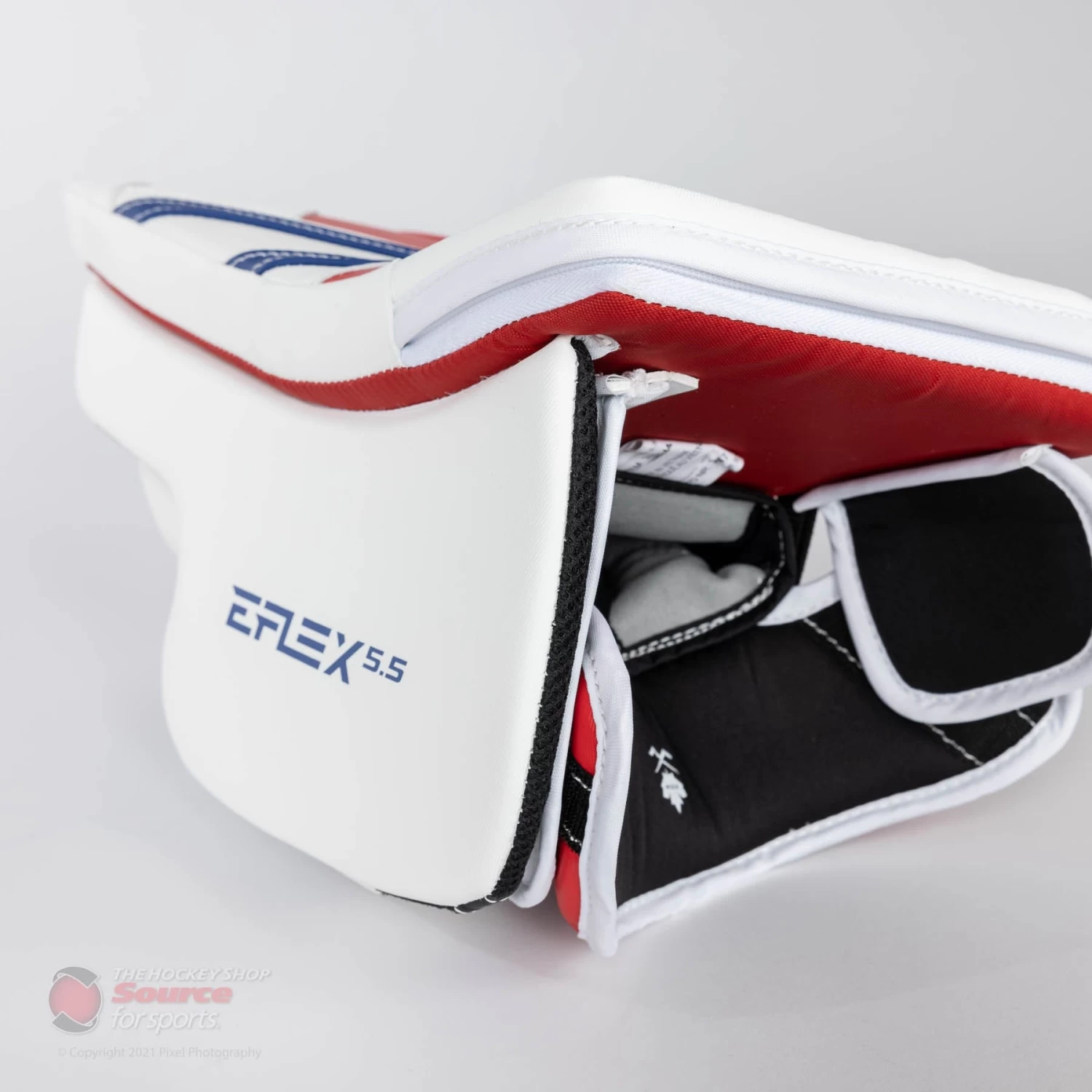 CCM Extreme Flex E5.5 Senior Goalie Blocker 6 CCM Extreme Flex E5.5 Senior Goalie Blocker - Image 6