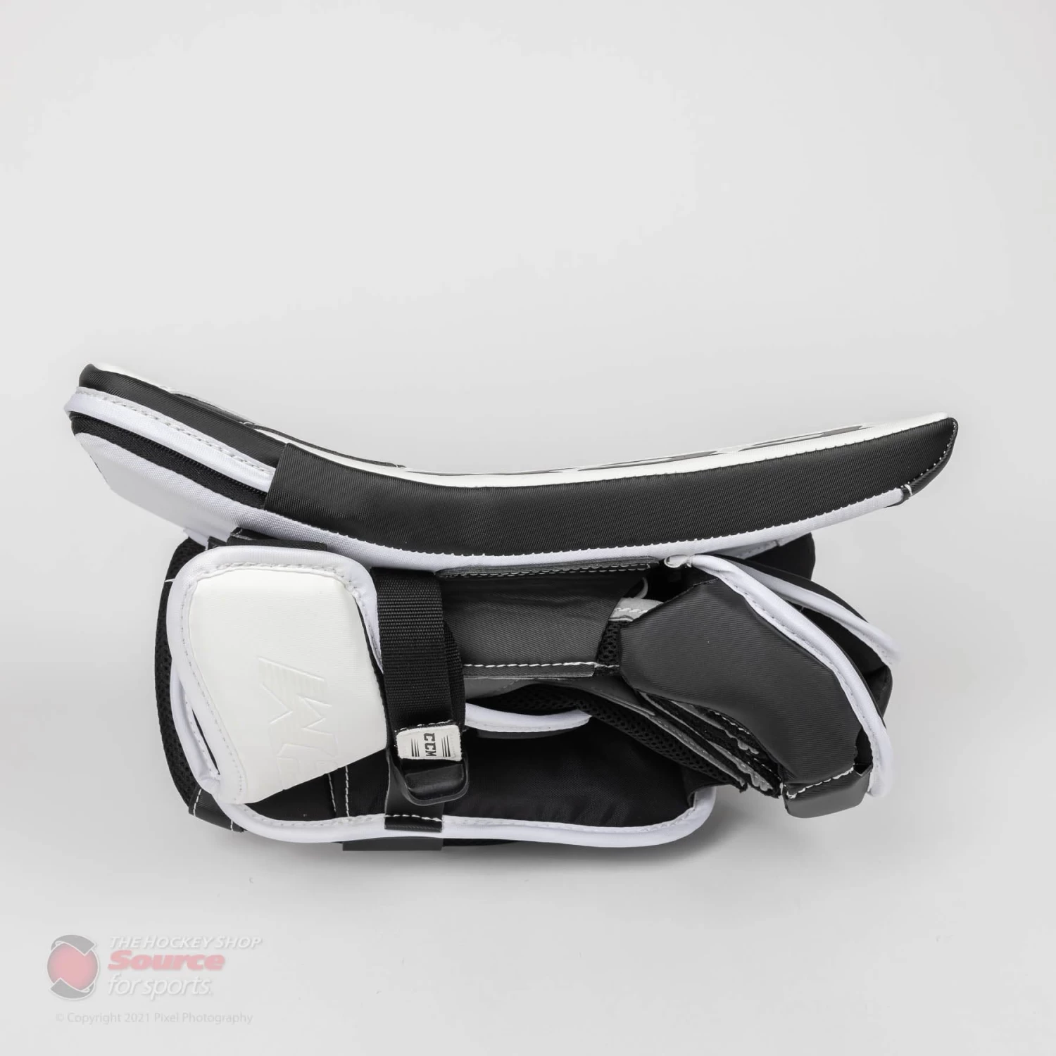 CCM Extreme Flex E5.9 Intermediate Goalie Blocker - Source Exclusive 3 CCM Extreme Flex E5.9 Intermediate Goalie Blocker - Source Exclusive - Image 3