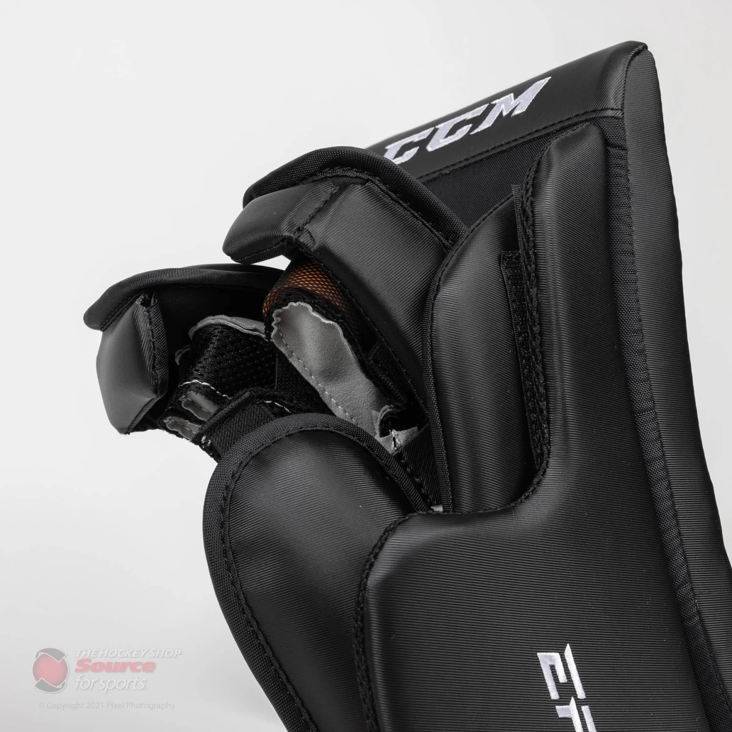 CCM Extreme Flex E5.9 Senior Goalie Blocker - Source Exclusive 5 CCM Extreme Flex E5.9 Senior Goalie Blocker - Source Exclusive - Image 5