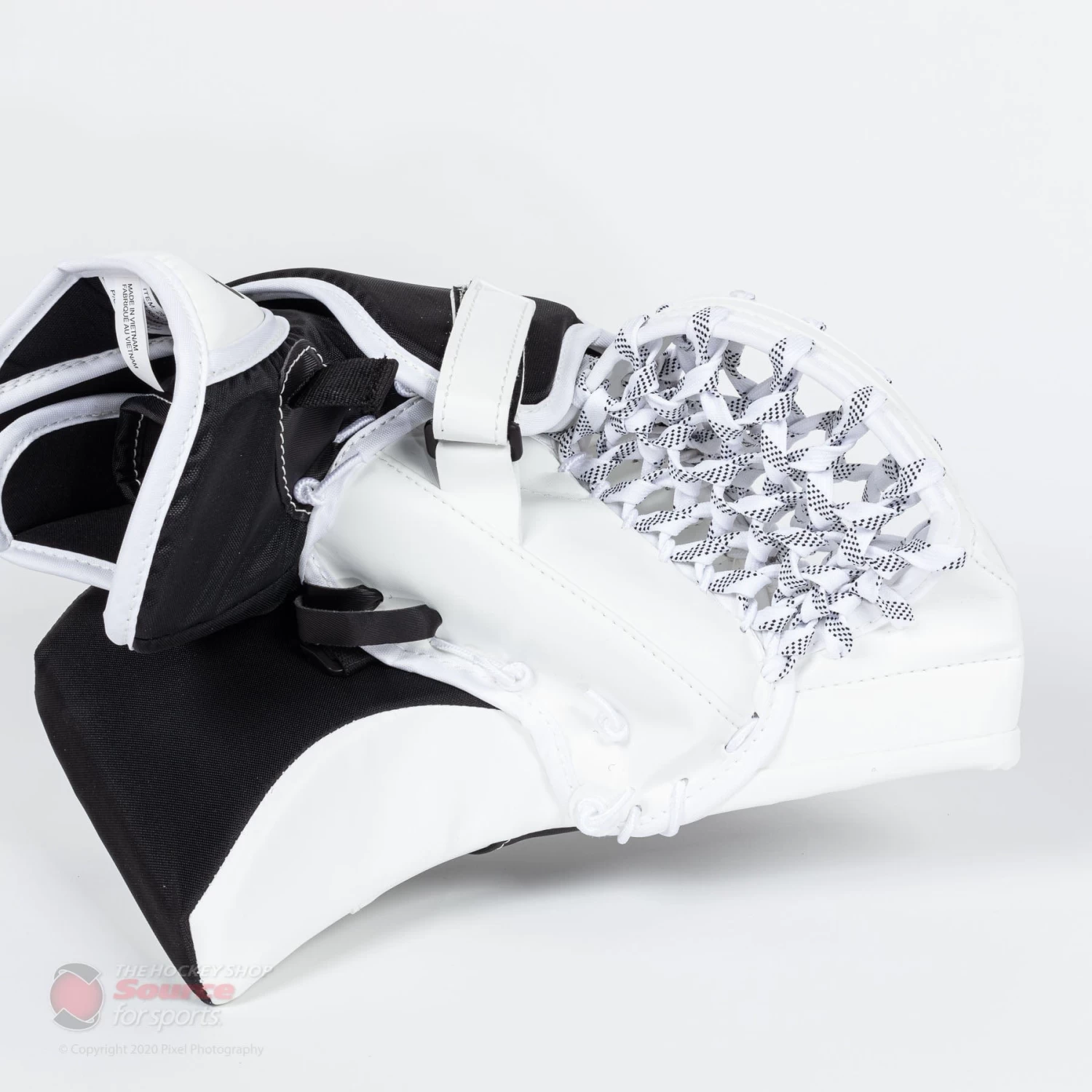 CCM Axis A1.5 Junior Goalie Catcher - Source Exclusive 4 CCM Axis A1.5 Junior Goalie Catcher - Source Exclusive - Image 4