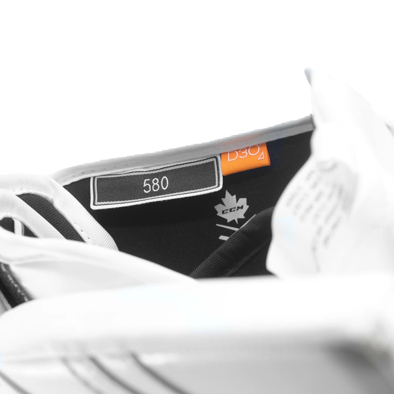 CCM Extreme Flex 5 Senior Goalie Catcher - 580 Break Angle 9 CCM Extreme Flex 5 Senior Goalie Catcher - 580 Break Angle - Image 9