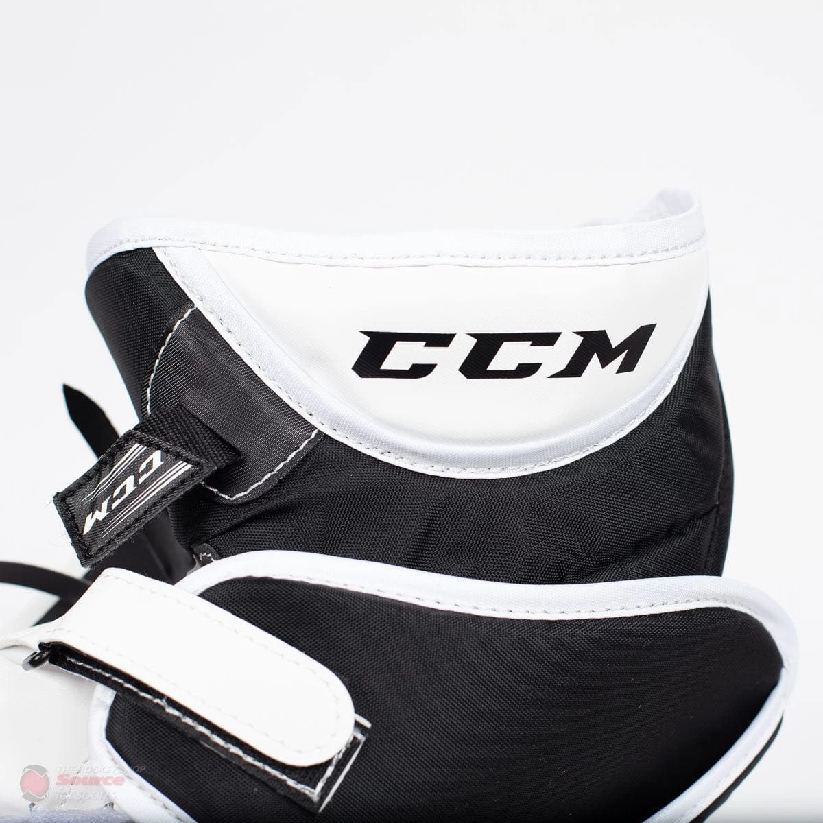 CCM Extreme Flex E4.5 Junior Goalie Catcher - Source Exclusive 10 CCM Extreme Flex E4.5 Junior Goalie Catcher - Source Exclusive - Image 10