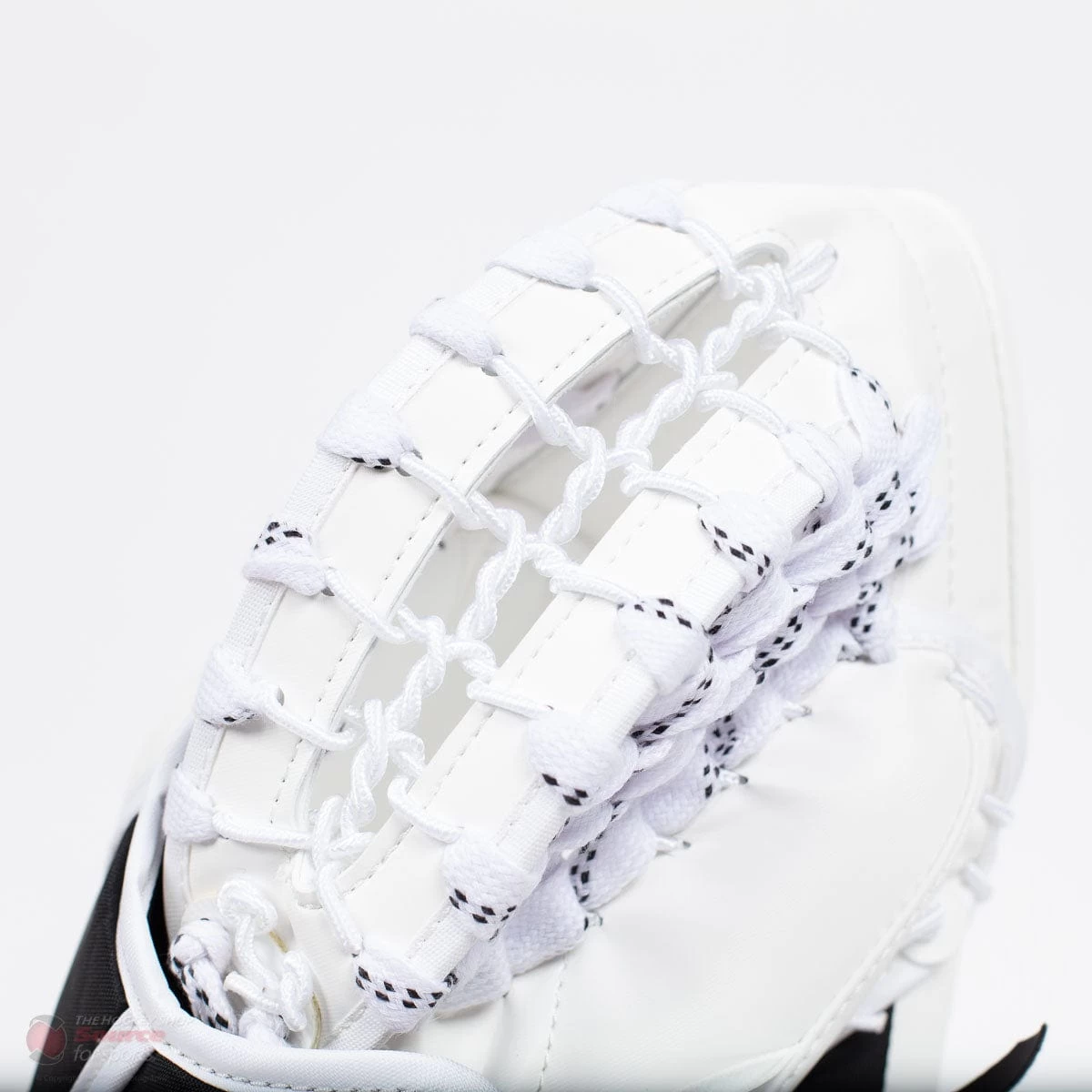 CCM Extreme Flex E4.5 Junior Goalie Catcher - Source Exclusive 6 CCM Extreme Flex E4.5 Junior Goalie Catcher - Source Exclusive - Image 6