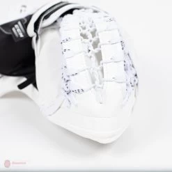 CCM Extreme Flex E4.5 Junior Goalie Catcher - Source Exclusive 22 CCM Extreme Flex E4.5 Junior Goalie Catcher - Source Exclusive -Hockey Shop ccm catchers ccm extreme flex e4 5 junior goalie catcher source exclusive 5323873550402