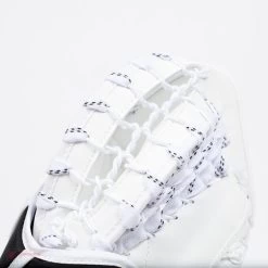 CCM Extreme Flex E4.5 Senior Goalie Catcher - Source Exclusive -Hockey Shop ccm catchers ccm extreme flex e4 5 senior goalie catcher source exclusive 5323888623682