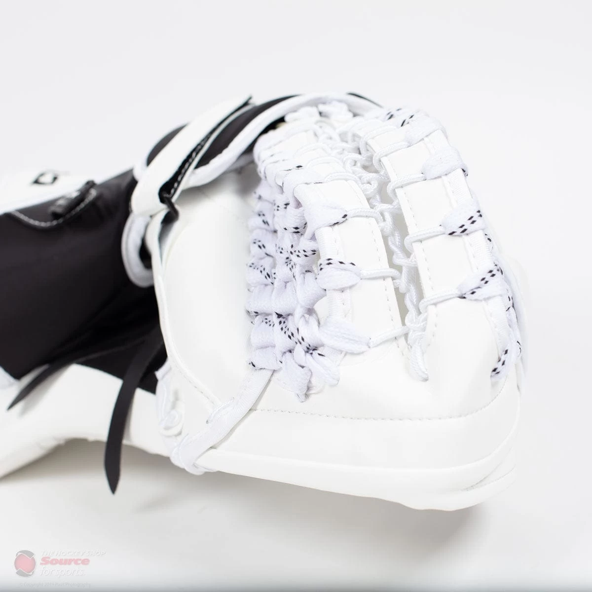 CCM Extreme Flex E4.9 Senior Goalie Catcher - Source Exclusive 5 CCM Extreme Flex E4.9 Senior Goalie Catcher - Source Exclusive - Image 5