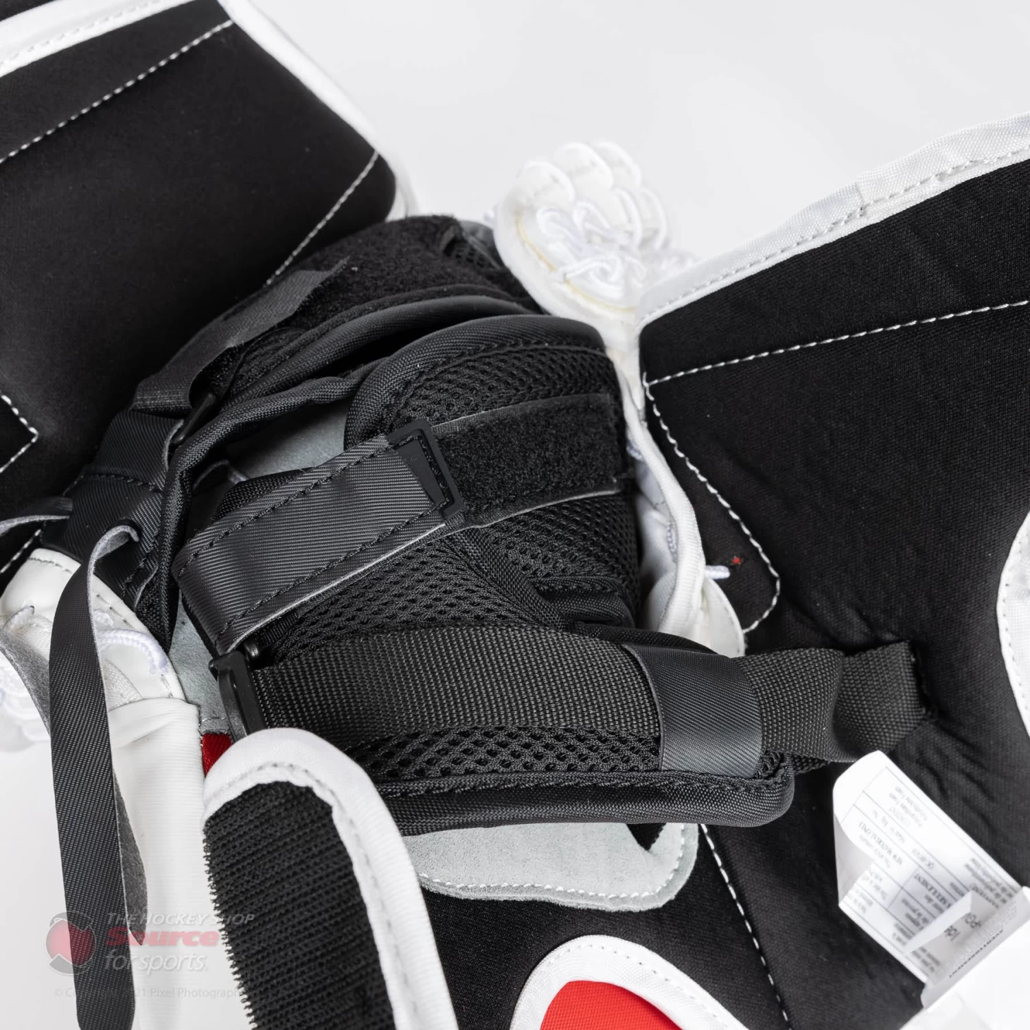 CCM Extreme Flex E5.5 Senior Goalie Catcher 13 CCM Extreme Flex E5.5 Senior Goalie Catcher - Image 13