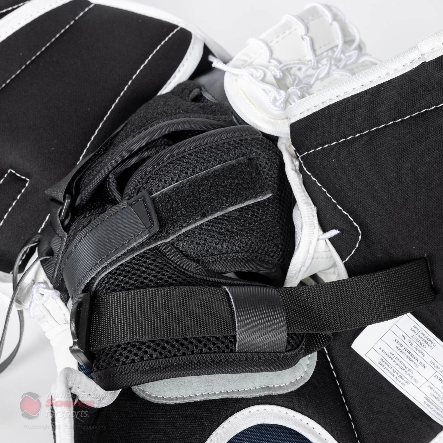 CCM Extreme Flex E5.9 Intermediate Goalie Catcher 14 CCM Extreme Flex E5.9 Intermediate Goalie Catcher - Image 14