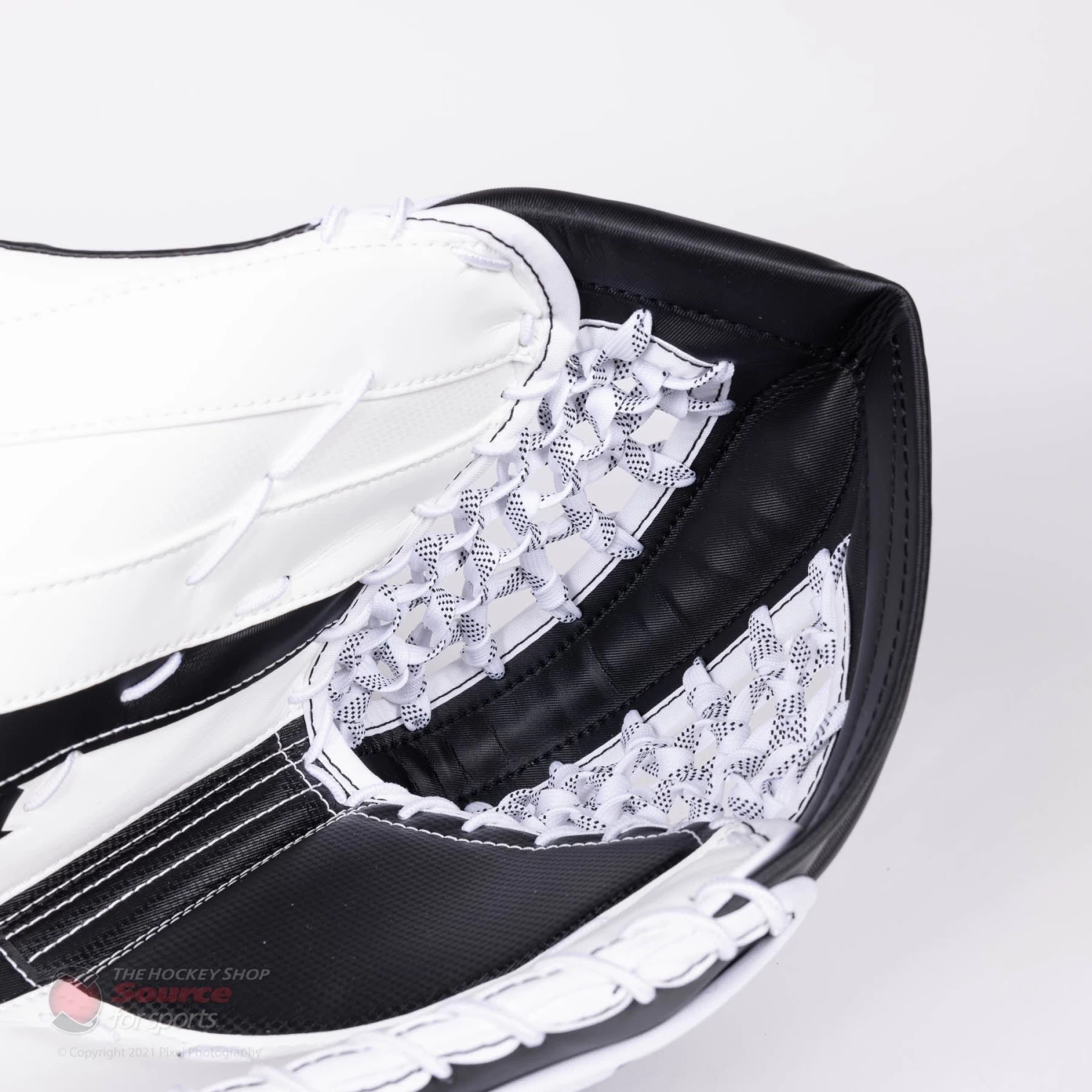 CCM Extreme Flex E5.9 Intermediate Goalie Catcher - Source Exclusive 3 CCM Extreme Flex E5.9 Intermediate Goalie Catcher - Source Exclusive - Image 3