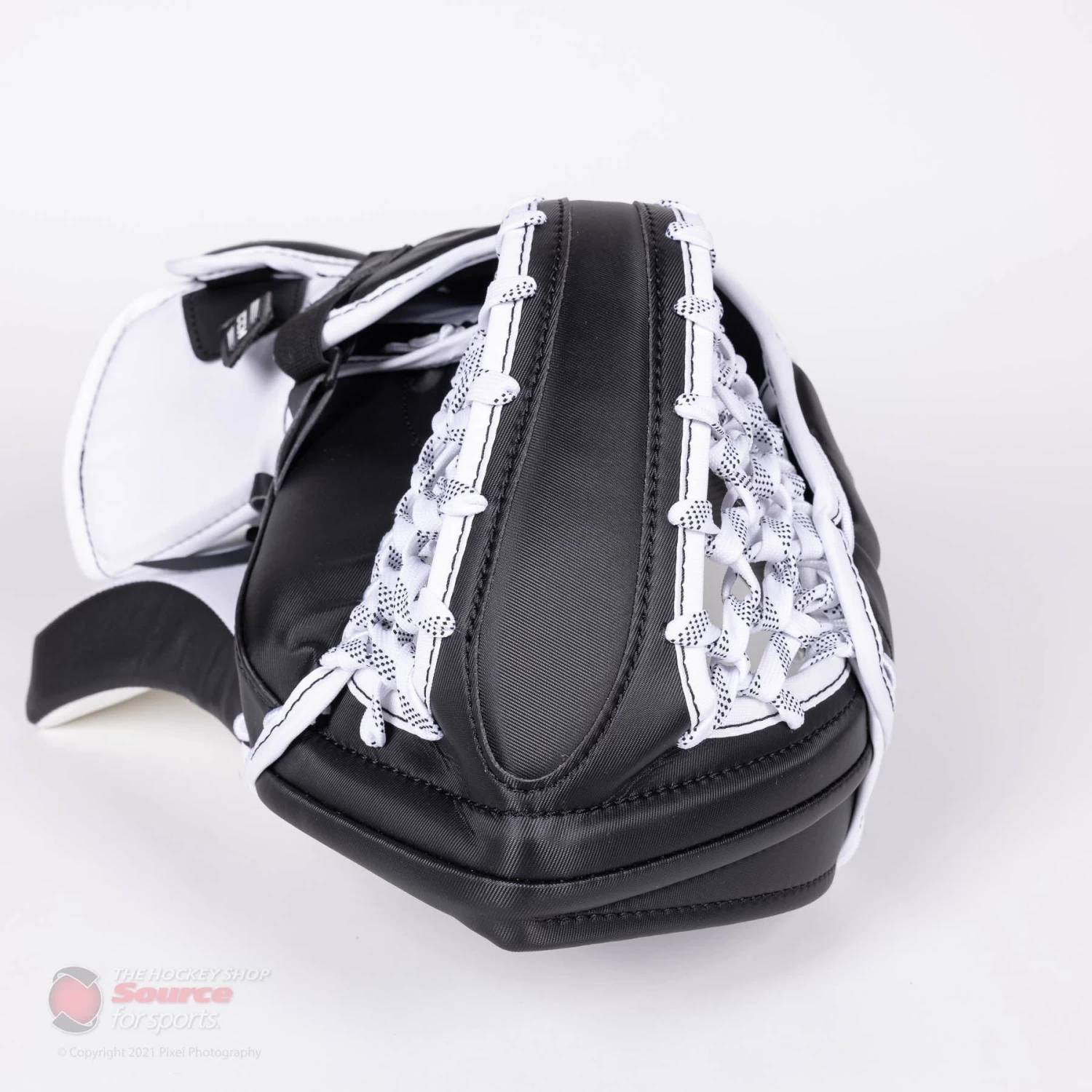 CCM Extreme Flex E5.9 Intermediate Goalie Catcher - Source Exclusive 5 CCM Extreme Flex E5.9 Intermediate Goalie Catcher - Source Exclusive - Image 5