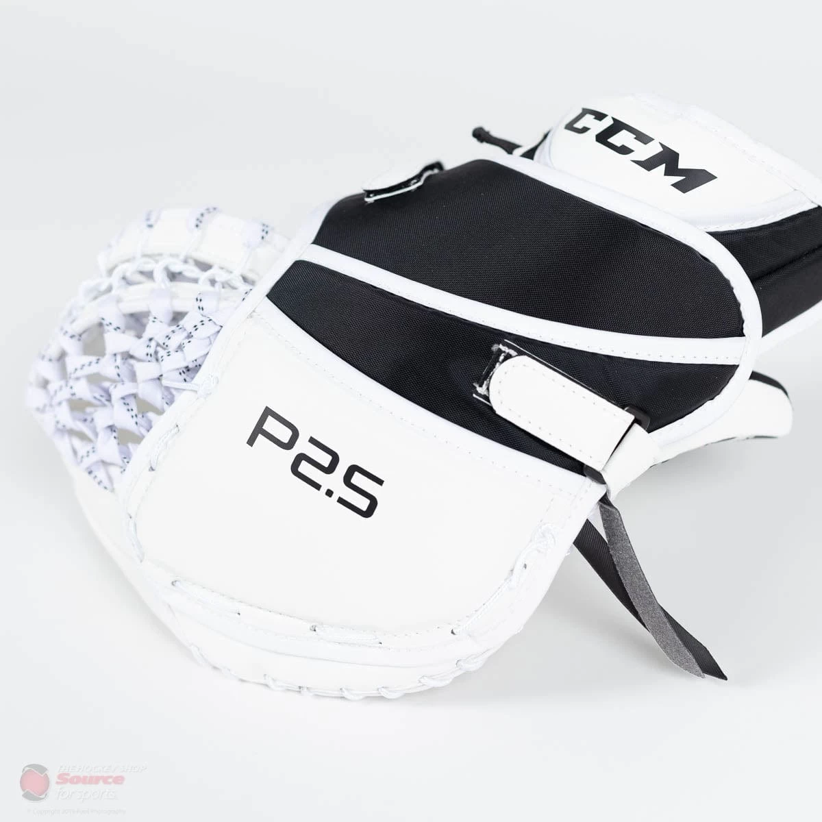 CCM Premier P2.5 Junior Goalie Catcher - Source Exclusive 2 CCM Premier P2.5 Junior Goalie Catcher - Source Exclusive - Image 2