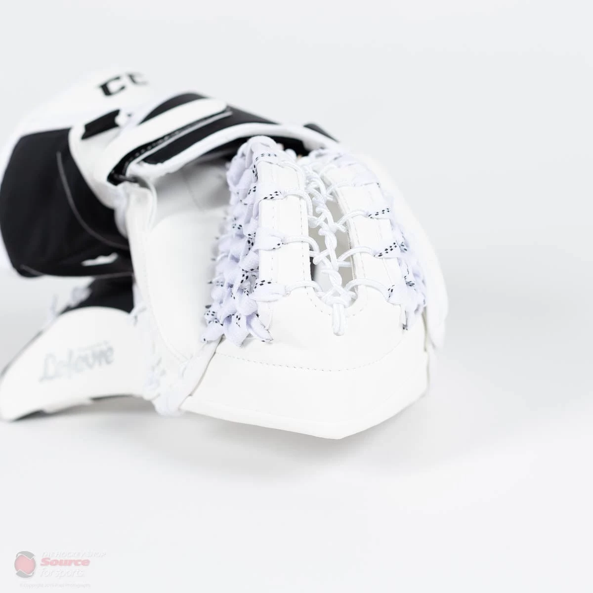 CCM Premier P2.5 Junior Goalie Catcher - Source Exclusive 7 CCM Premier P2.5 Junior Goalie Catcher - Source Exclusive - Image 7