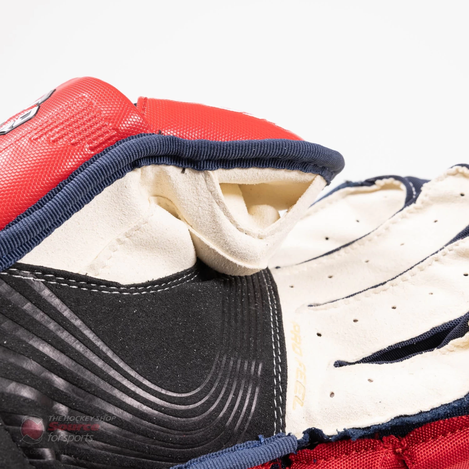 CCM Jetspeed FT4 Pro Senior Hockey Gloves 2 CCM Jetspeed FT4 Pro Senior Hockey Gloves - Image 2