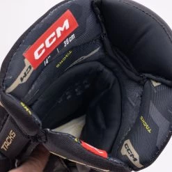 CCM Tacks AS-V Pro Senior Hockey Gloves -Hockey Shop ccm gloves ccm tacks as v pro senior hockey gloves 28978066423874