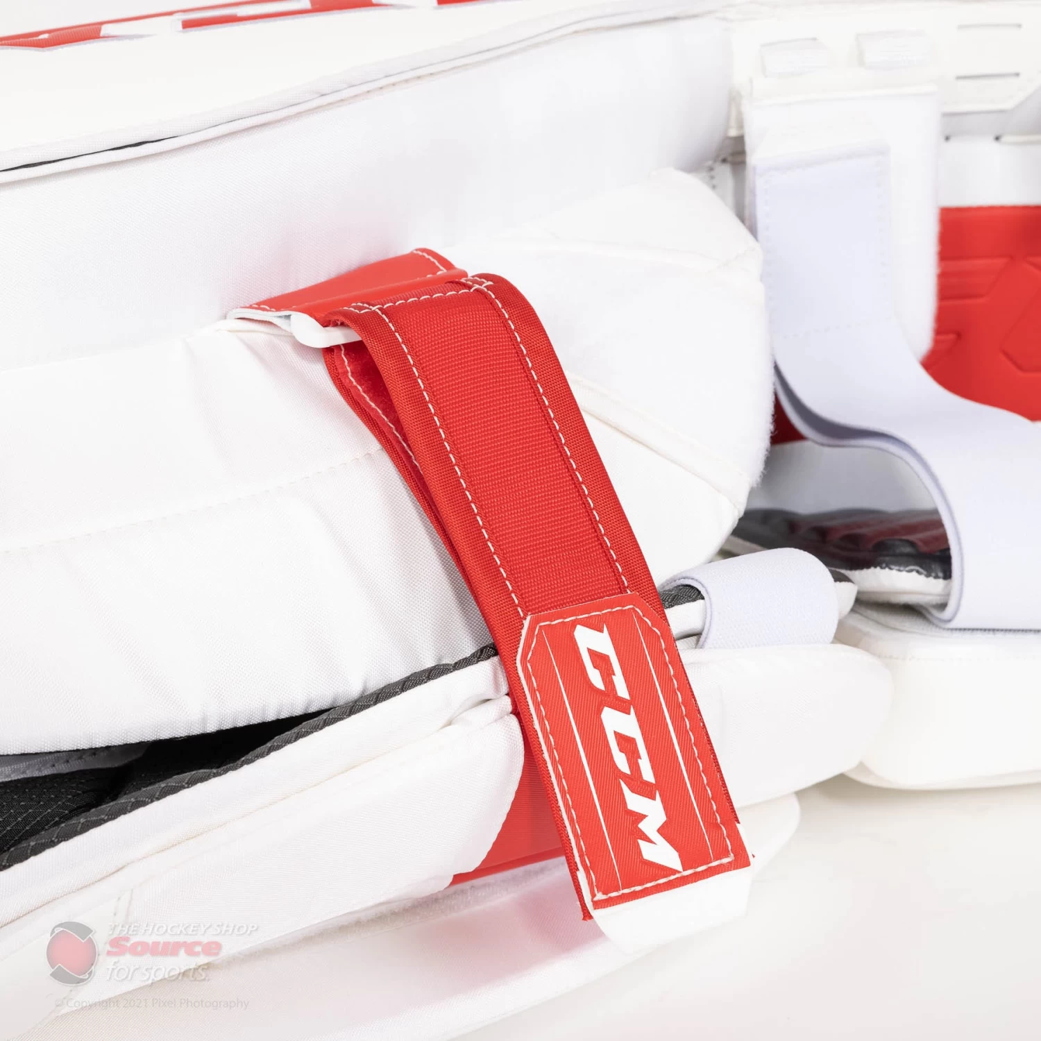 CCM Extreme Flex 5 Senior Goalie Leg Pads 12 CCM Extreme Flex 5 Senior Goalie Leg Pads - Image 12