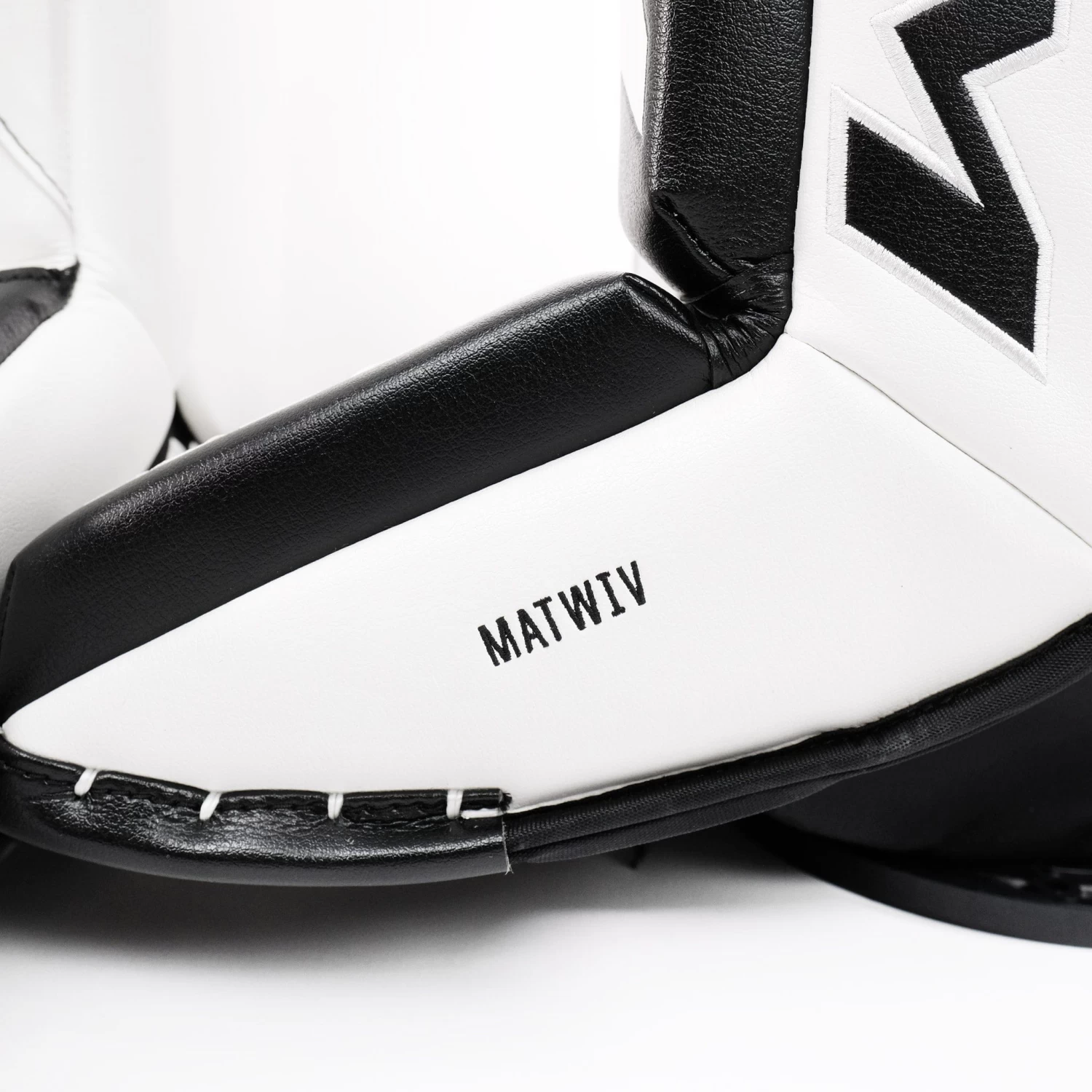 CCM Extreme Flex 5 Senior Goalie Leg Pads - "Pro" Stock - Cam Matwiv 3 CCM Extreme Flex 5 Senior Goalie Leg Pads - "Pro" Stock - Cam Matwiv - Image 3