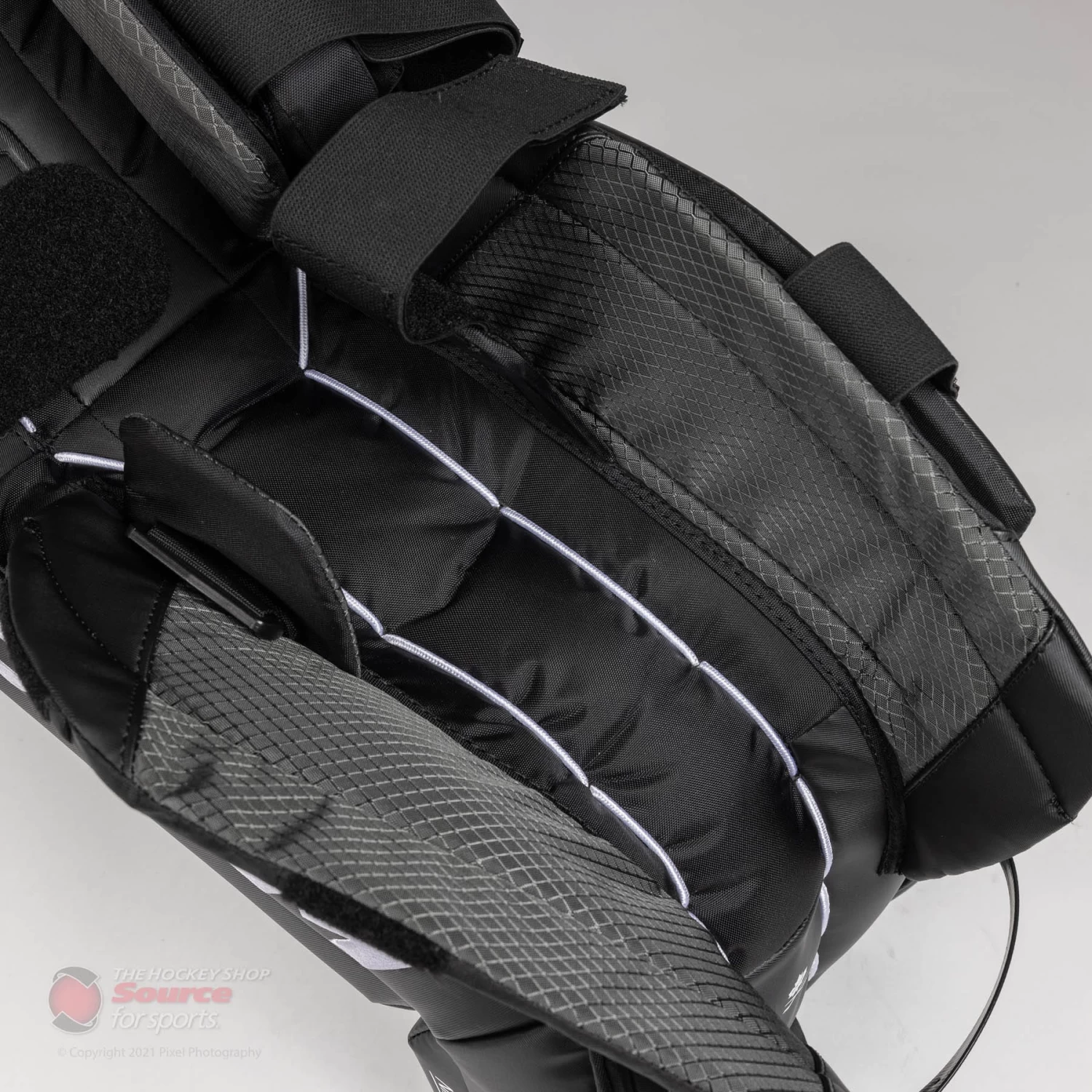 CCM Extreme Flex E5.5 Junior Goalie Leg Pads - Source Exclusive 10 CCM Extreme Flex E5.5 Junior Goalie Leg Pads - Source Exclusive - Image 10