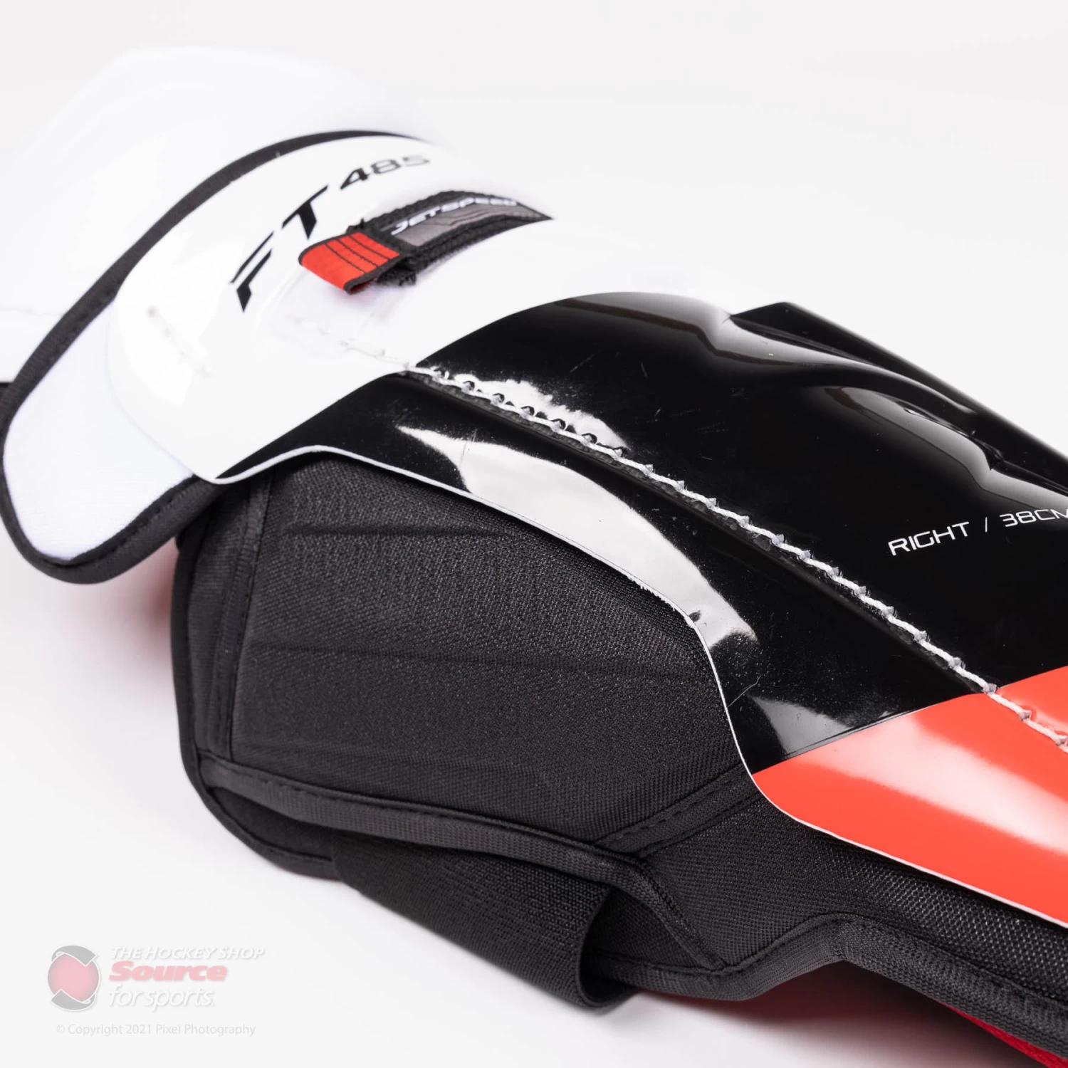 CCM Jetspeed FT485 Senior Hockey Shin Guards 2 CCM Jetspeed FT485 Senior Hockey Shin Guards - Image 2