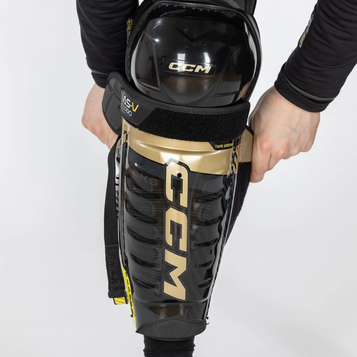 CCM Tacks AS-V Pro Senior Hockey Shin Guards 5 CCM Tacks AS-V Pro Senior Hockey Shin Guards - Image 5