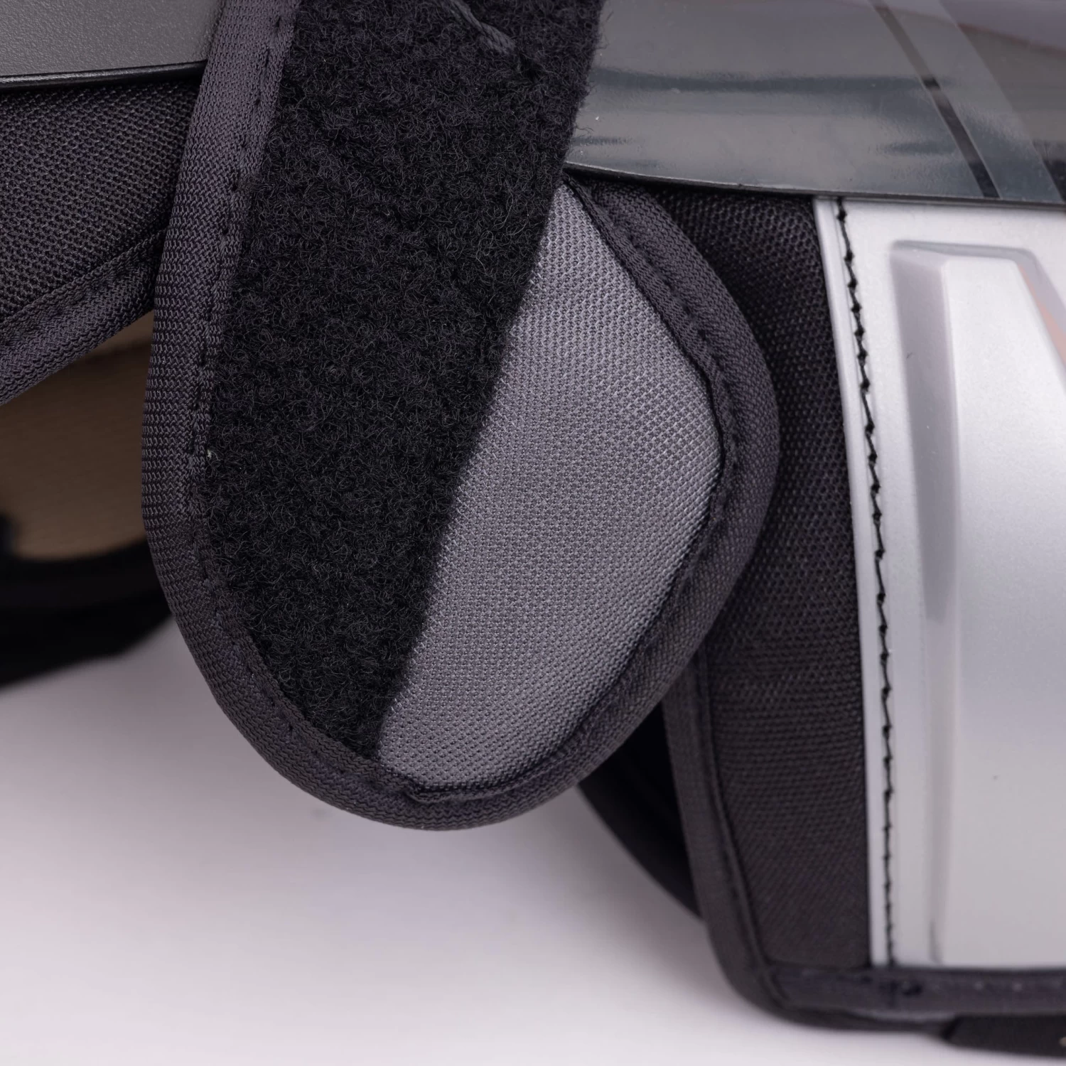 CCM Tacks AS-V Senior Hockey Shin Guards 20 CCM Tacks AS-V Senior Hockey Shin Guards - Image 20