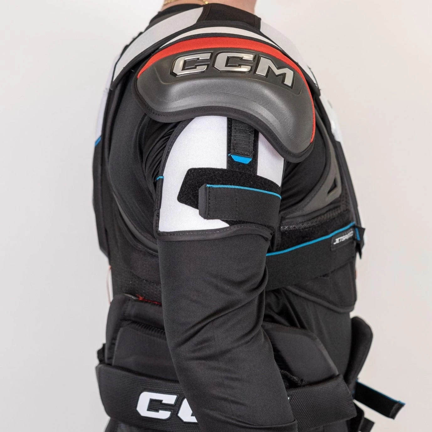CCM Jetspeed FT6 Junior Hockey Shoulder Pads 11 CCM Jetspeed FT6 Junior Hockey Shoulder Pads - Image 11