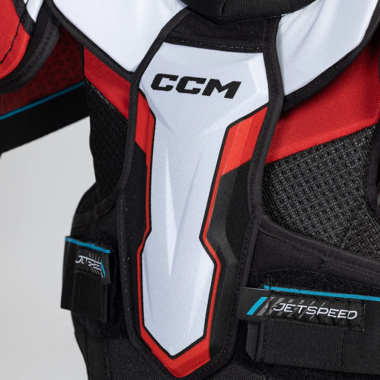 CCM Jetspeed FT680 Senior Hockey Shoulder Pads 3 CCM Jetspeed FT680 Senior Hockey Shoulder Pads - Image 3