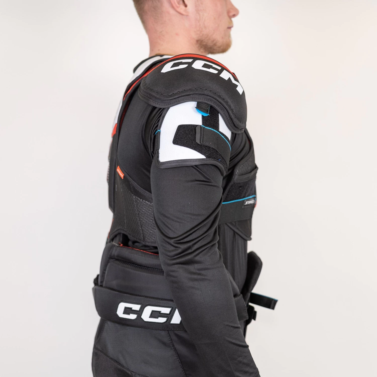 CCM Jetspeed FT680 Senior Hockey Shoulder Pads 8 CCM Jetspeed FT680 Senior Hockey Shoulder Pads - Image 8