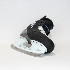 TRUE Player Junior Hockey Skates - Pro Stock - VH Holder - Felt Liner - Size 5 -Hockey Shop true hockey skates true player junior hockey skates pro stock vh holder felt liner size 5 5 r standard 15186586533954
