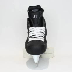 TRUE Player Junior Hockey Skates - Pro Stock - VH Holder - "JT" - Size 5 -Hockey Shop true hockey skates true player junior hockey skates pro stock vh holder jt size 5 5 r standard 15186605015106