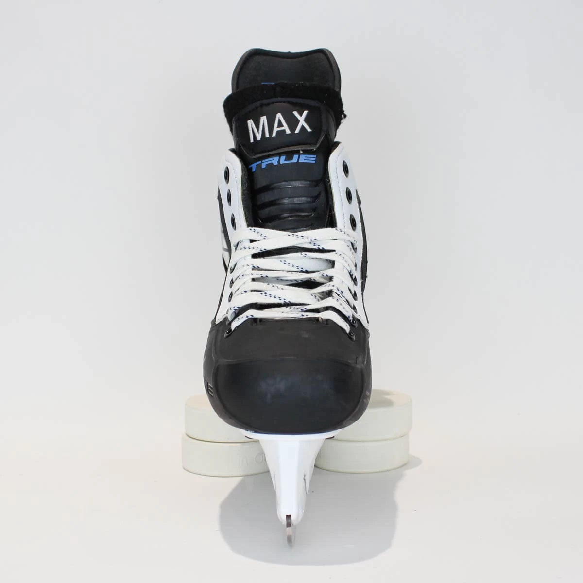 TRUE Player Senior Hockey Skates - Pro Stock - Shift Holder - White Side - "MAX/BAX" - Size 8 6 TRUE Player Senior Hockey Skates - Pro Stock - Shift Holder - White Side - "MAX/BAX" - Size 8 - Image 6