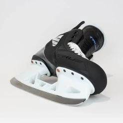 TRUE Player Senior Hockey Skates - Pro Stock - VH Holder - White Felt Tongue - Size 9 -Hockey Shop true hockey skates true player senior hockey skates pro stock vh holder white felt tongue size 9 9 r standard 15186692243522
