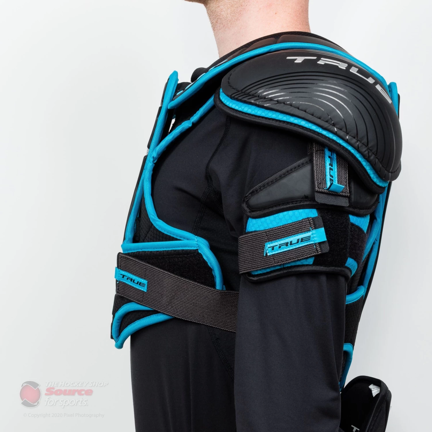 TRUE AX7 Senior Hockey Shoulder Pads 4 TRUE AX7 Senior Hockey Shoulder Pads - Image 4