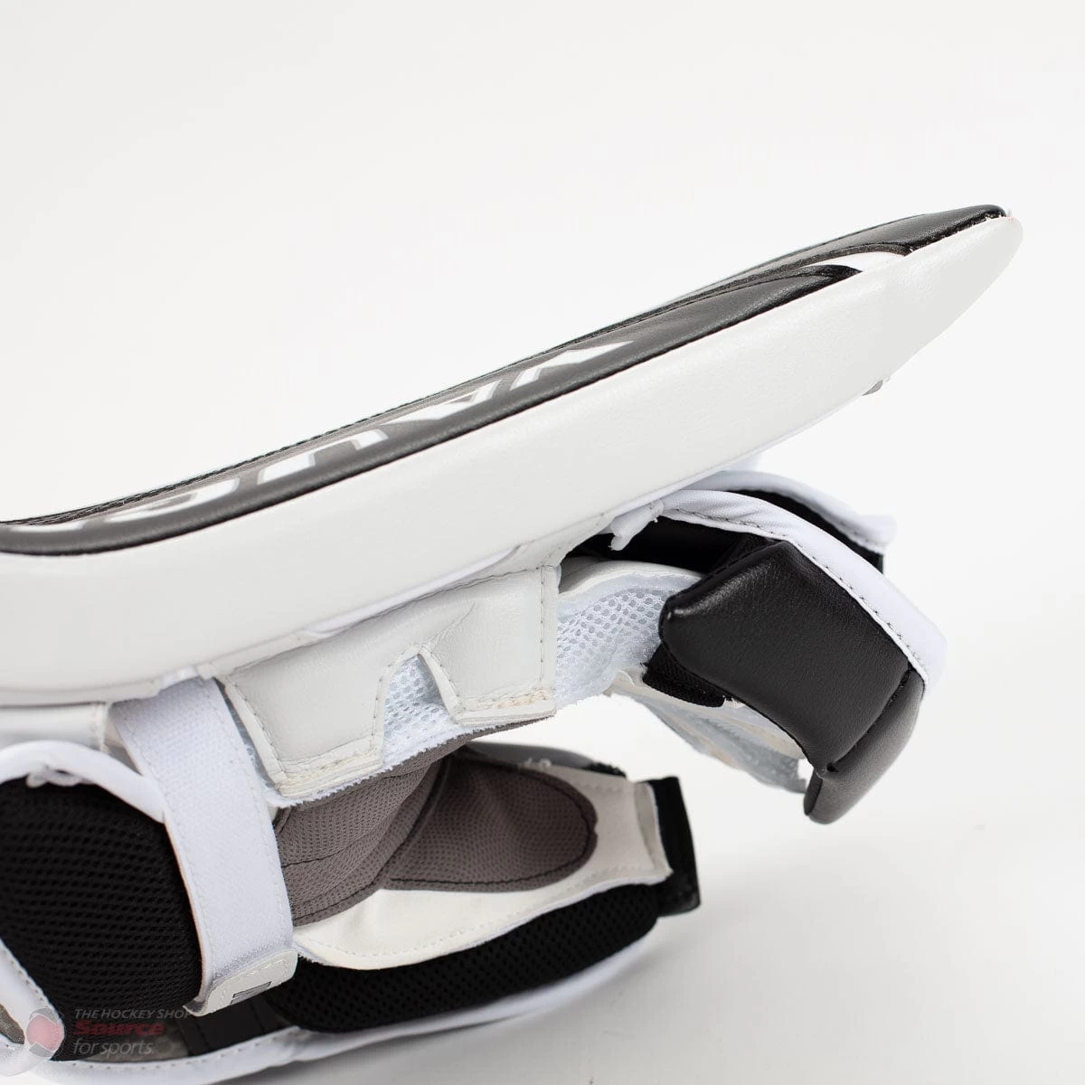 Vaughn Ventus SLR2 Intermediate Goalie Blocker 4 Vaughn Ventus SLR2 Intermediate Goalie Blocker - Image 4