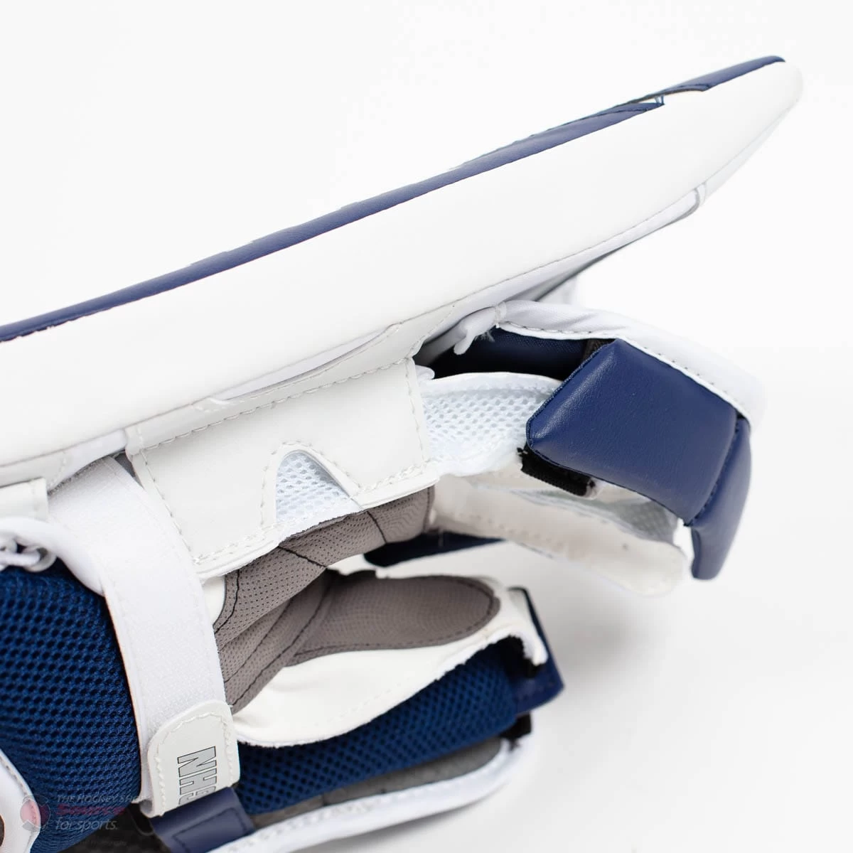 Vaughn Ventus SLR2 Junior Goalie Blocker 4 Vaughn Ventus SLR2 Junior Goalie Blocker - Image 4