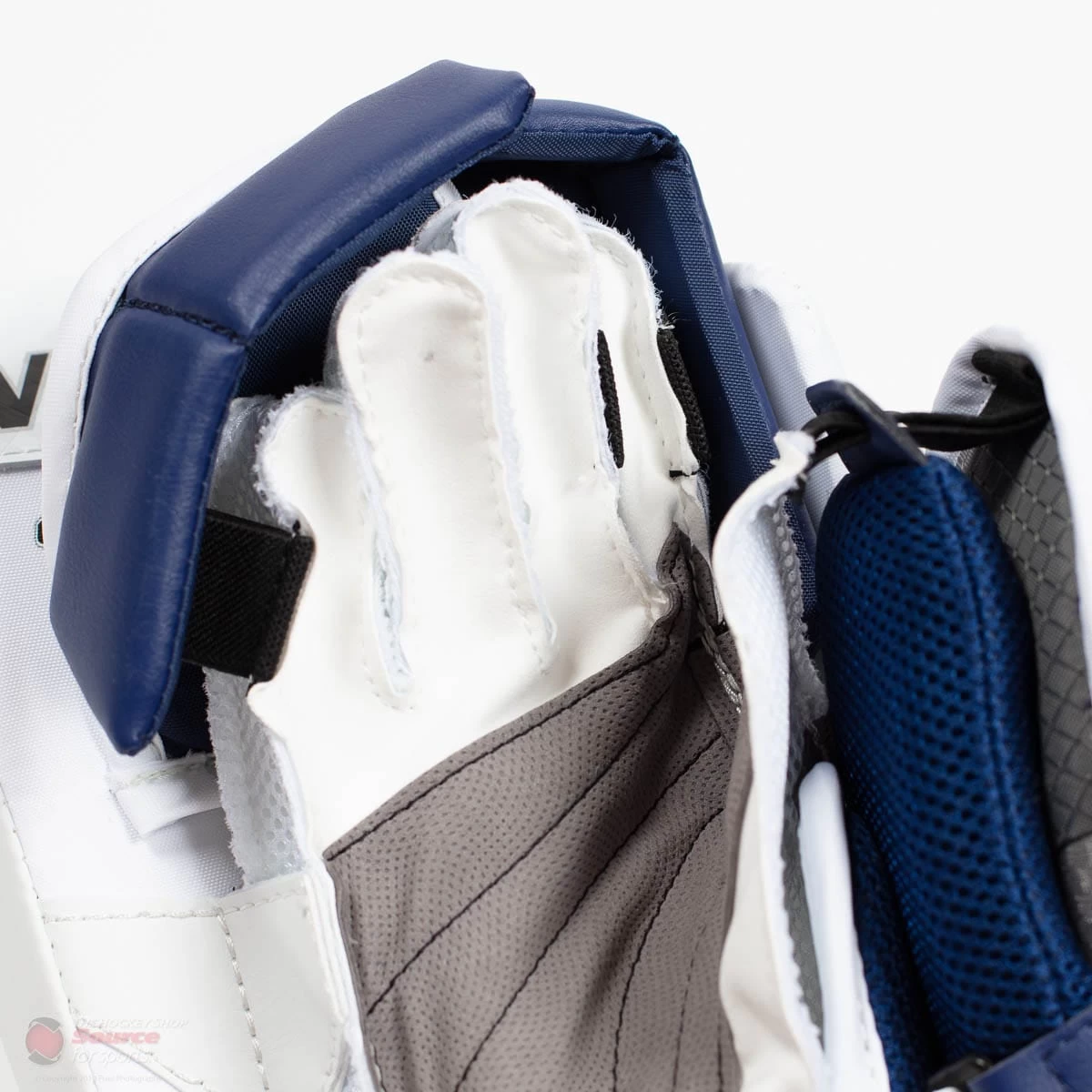 Vaughn Ventus SLR2 Junior Goalie Blocker 5 Vaughn Ventus SLR2 Junior Goalie Blocker - Image 5