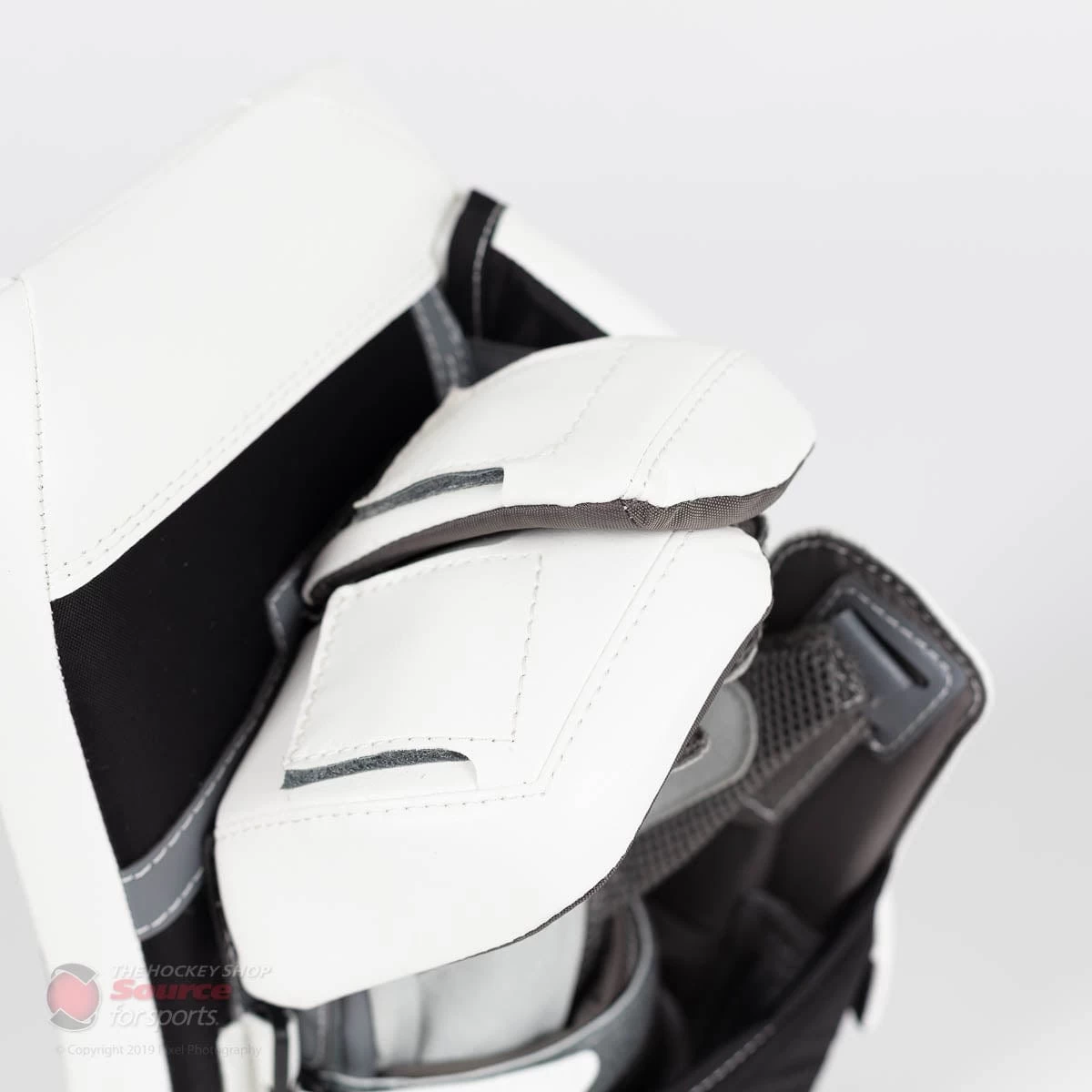 Warrior Ritual G4 Intermediate Goalie Blocker 8 Warrior Ritual G4 Intermediate Goalie Blocker - Image 8