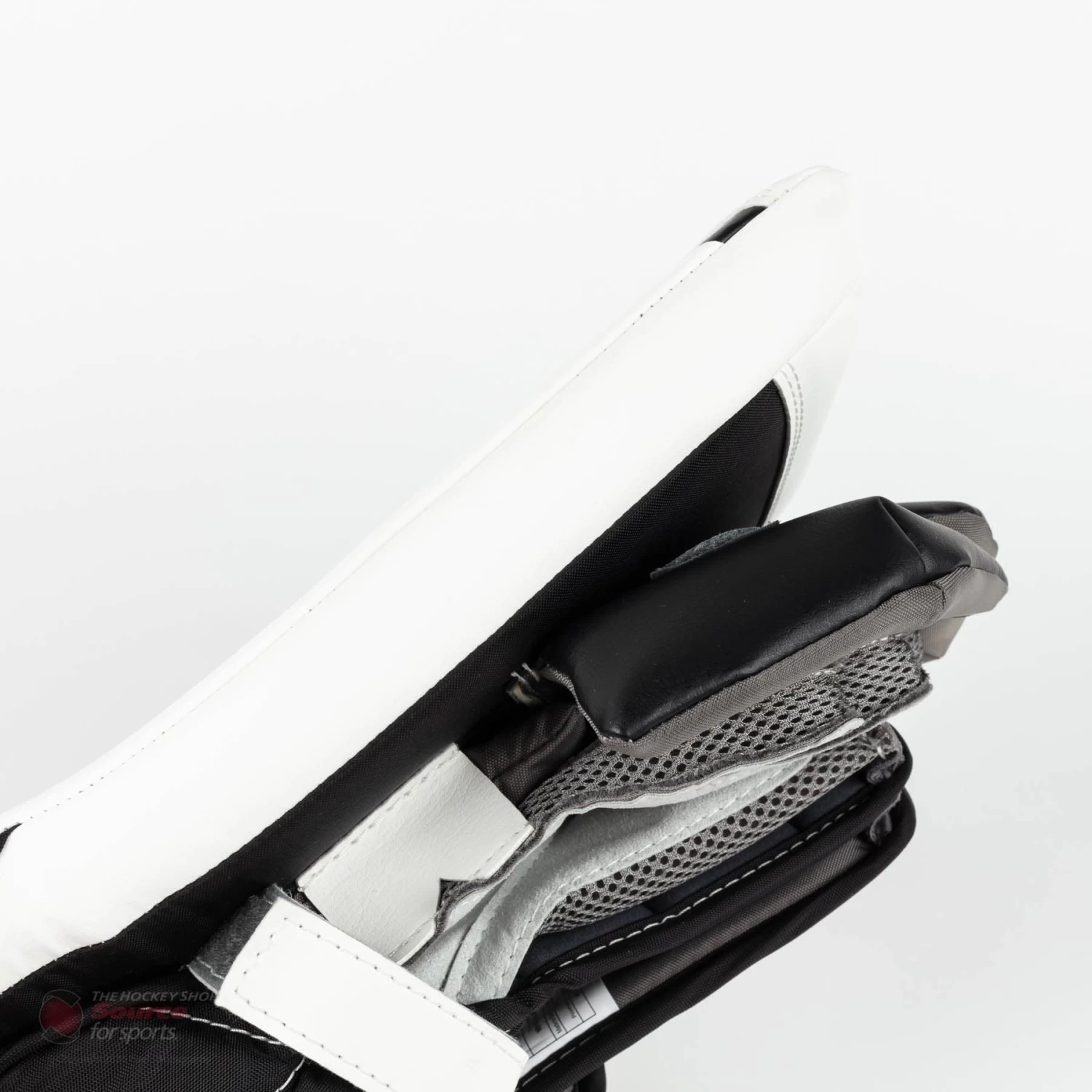 Warrior Ritual G5 Junior Goalie Blocker 6 Warrior Ritual G5 Junior Goalie Blocker - Image 6