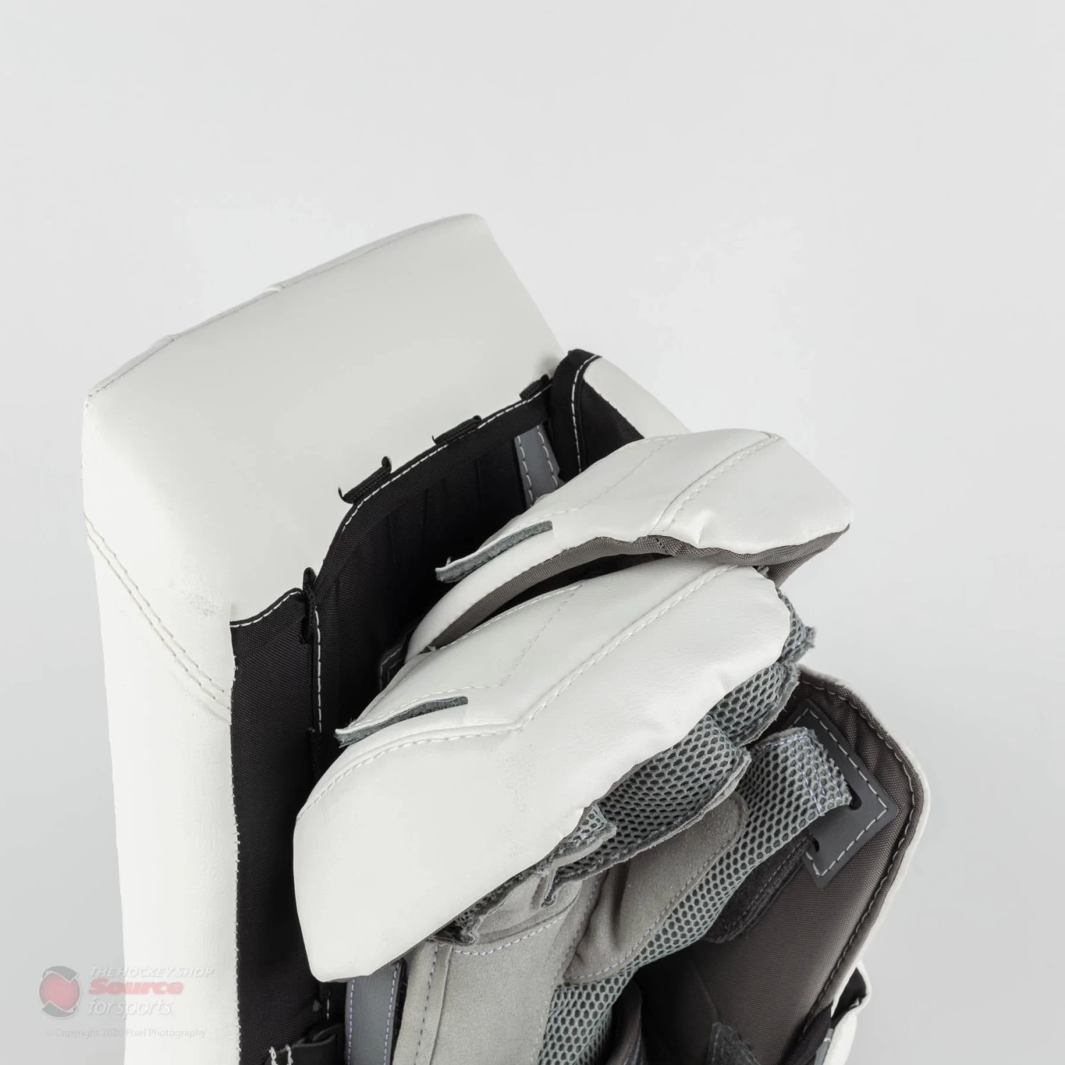 Warrior Ritual G5 SR+ Senior Goalie Blocker 4 Warrior Ritual G5 SR+ Senior Goalie Blocker - Image 4