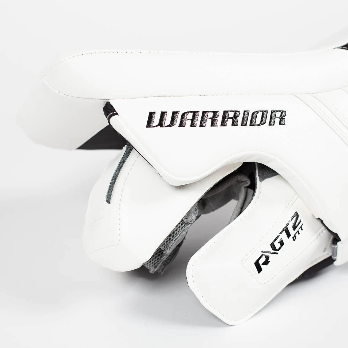 Warrior Ritual GT2 Intermediate Goalie Blocker 2 Warrior Ritual GT2 Intermediate Goalie Blocker - Image 2