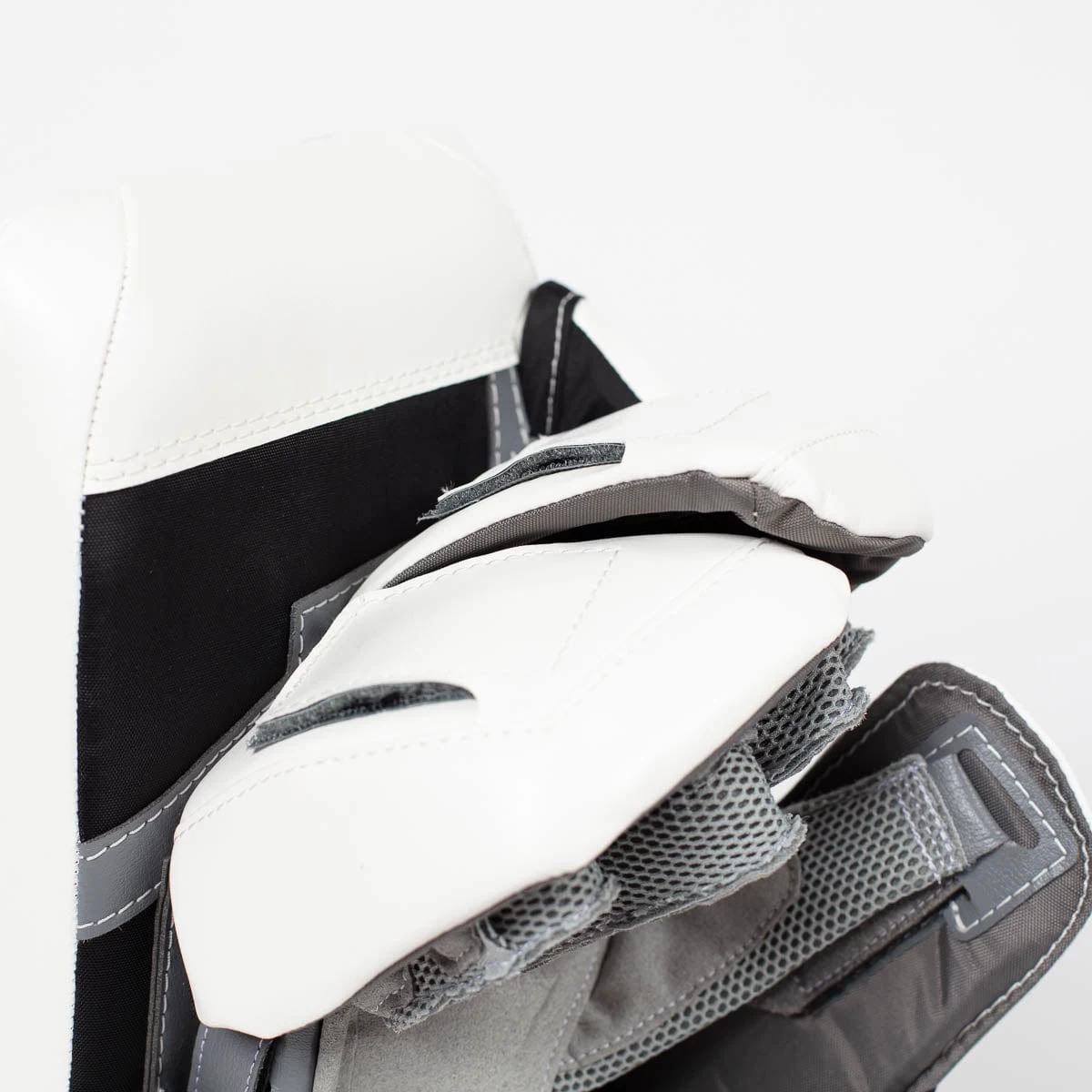 Warrior Ritual GT2 Intermediate Goalie Blocker 5 Warrior Ritual GT2 Intermediate Goalie Blocker - Image 5