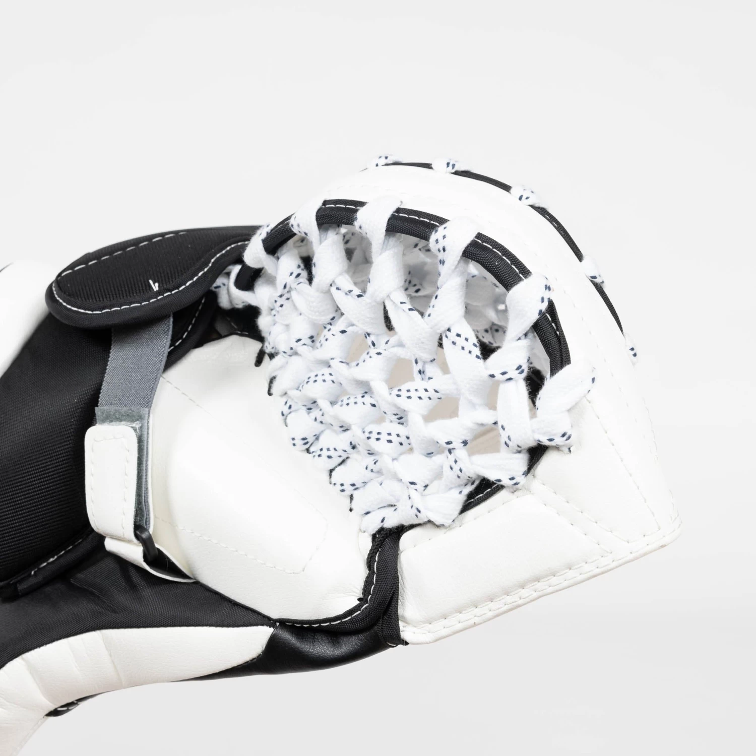 Warrior Ritual G6 E+ Junior Goalie Catcher 4 Warrior Ritual G6 E+ Junior Goalie Catcher - Image 4